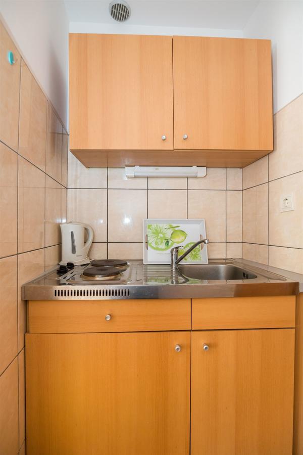 Apartments Antonija Дрвеник Экстерьер фото