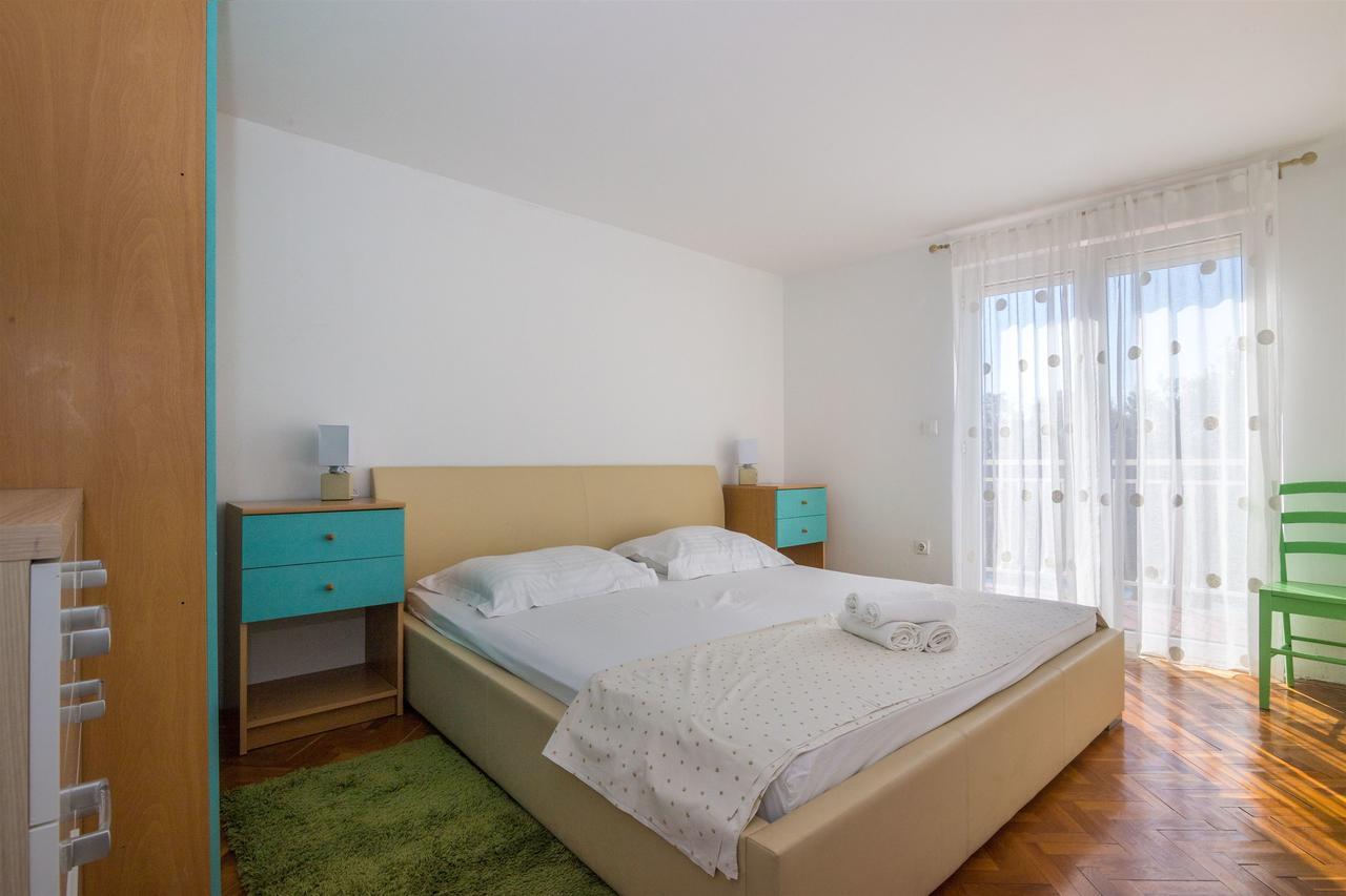 Apartments Antonija Дрвеник Экстерьер фото